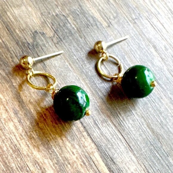 Gold jade statement dangle stud earrings - Picture 2 of 2